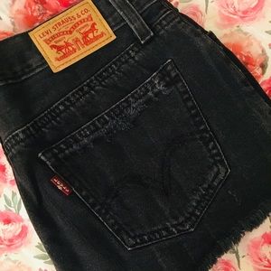 Levi Wedgie Fit Shorts